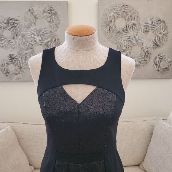 ✨ BCBGeneration ✨ Sequin Cutout Bodycon Mini Dress - [Size 8, Black] - Picture 2 of 11